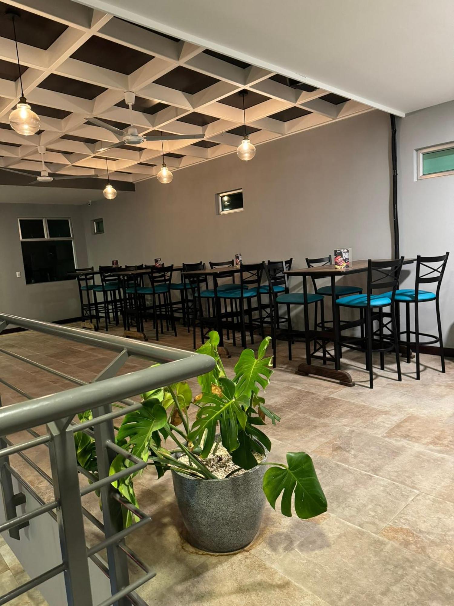 Hotel Cayuga Puntarenas Exterior photo